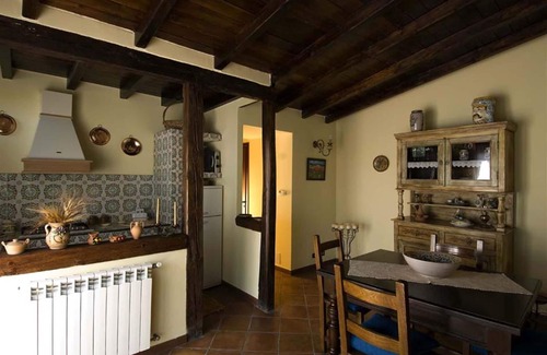 Collesano Villa | Apartment in villa with pool, A/C, WIFI, TV, terrace, panoramic view, parking, close to Cefalù