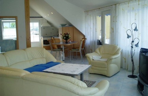 Altmuenster Apartment | Apartment with a sunny terrace