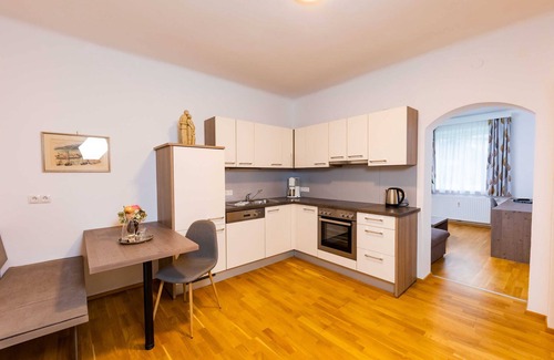 Uebelbach Apartment | Apartment Azure - Apartmenthaus Pastner am Teich