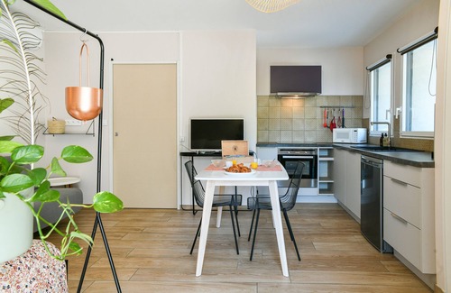 Saint-Pierre-d'Albigny Apartment | Apartment 'Chez Flo - Clim Parking - Clg' with Mountain View and Air Conditioning