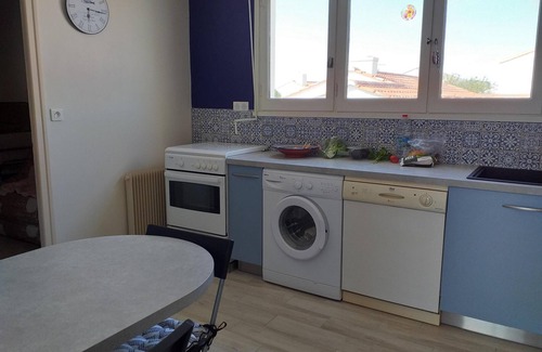 Saint-Gilles-Croix-de-Vie Apartment | Apartment - 2 bedrooms - 4 people - 700 m from the beach - quiet residence