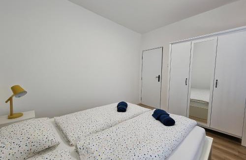 Karlova Ves Apartment | Apartmen Karlove 3 rooms free parking, family friendly, near center