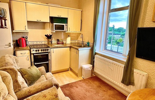 Cullercoats Apartment | Apartment 1 of 6 on coast Snug for 2