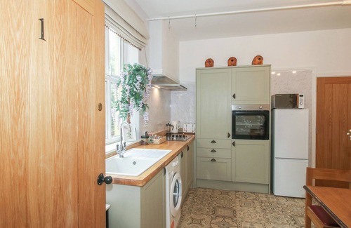 Great Witley Cottage | APARTMENT 1 THE BRIDGE AT STANFORD HOTEL in Great Witley