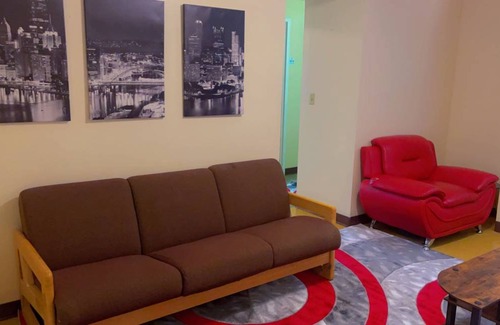 Downtown Pittsburgh Apartment | Apartment ∙ 2 bedrooms ∙ 5 guests