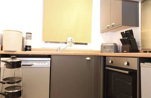 Southsea Cottage | APARTMENT 2, romantic, country holiday cottage in Southsea