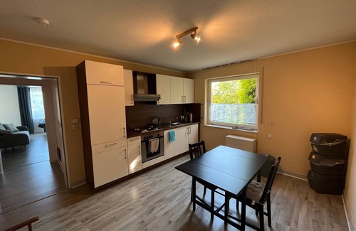 Buscheich Apartment | Apartment 2 - UG - 80m² - Max. 4 Pers. - mit Terrasse - Eifelurlaub mit Panoramablick: Geräumige