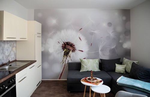 Großraschen Apartment | Apartment '2' with Shared Terrace, Private Garden and Wi-Fi