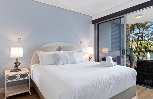 Runaway Bay Apartment | Apartment ∙ 3 bedrooms ∙ 6 guests