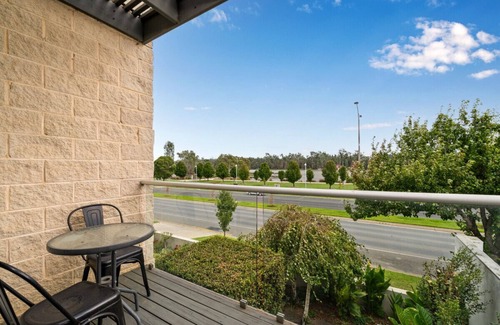 Shepparton South Apartment | Apartment 3 · Central Shepparton opposite Lake Victoria 3