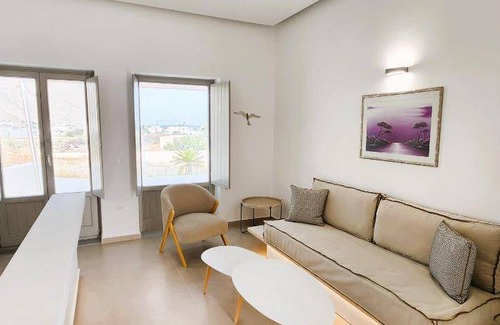 Perivolos Apartment | Apartment ∙ 3 guests