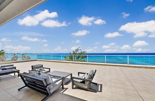 Seven Mile Beach Apartment | Apartment ∙ 4 bedrooms ∙ 10 guests