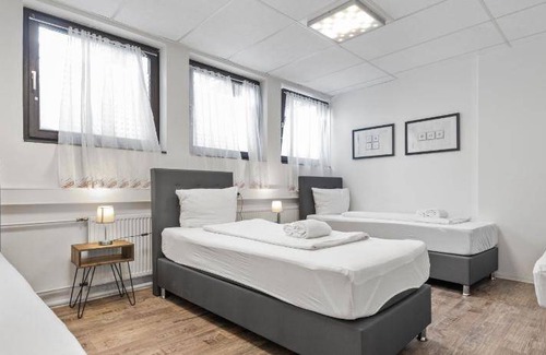 Trudering-Riem Apartment | Apartment ∙ 4 bedrooms ∙ 14 guests