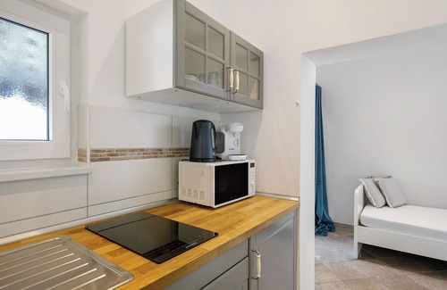 Ludwigsfelde Apartment | Apartment '4 - Weide' with Shared Terrace and Wi-Fi