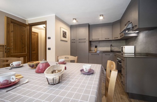 Cogne Apartment | Apartment '4061 Maison Gerard - Torre Del Gran St. Pietro' with Mountain View, Garden and Wi-Fi