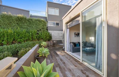 Paraparaumu Beach Apartment | APARTMENT 4A - By the Beach
