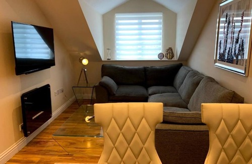 Darlington Apartment | Apartment 5 - CHARMING, LUXURY 2 BEDROOM APARTMENT