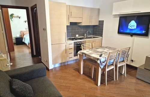 Isola Sacra Apartment | Apartment 5 min from Airport, Self Check-in h24, Private Garden, Wi-Fi, A/C, TV