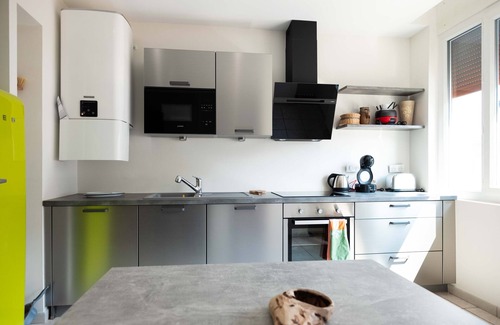 Annecy Old Town Condo | apartment 55 m²/"Chez LÔrette"/250m LAKE/GARAGE connected lock