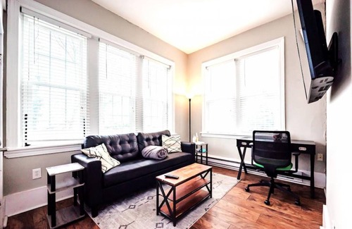 Wilmington Apartment | Apartment ∙ 6 bedrooms ∙ 2 guests