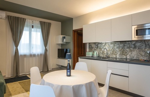 Valeggio sul Mincio Apartment | Apartment 'Appartmanto Pradica' with Shared Garden, Wi-Fi and Air Conditioning