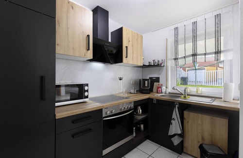 Gemarkung Oschingen Apartment | Apartment 'Albgängerle' with Mountain View, Private Terrace and Wi-Fi