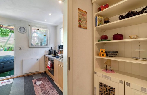 Muhlbach Apartment | Apartment 'Alice' with Shared Pool, Private Terrace and Wi-Fi