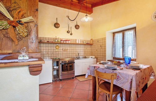 Saint-Pierre Apartment | Apartment 'Alloggio La Tour' with Mountain View, Private Garden and Balcony