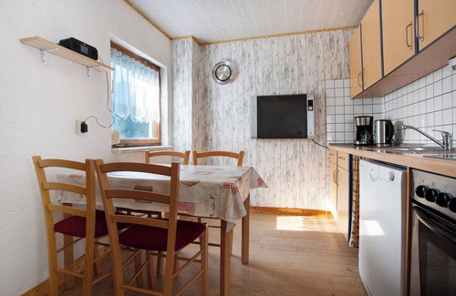 Bresewitz Apartment | Apartment 'Am Darß - Kogge' with Private Terrace, Private Garden and Wi-Fi