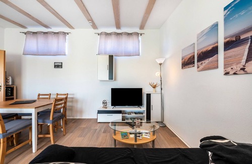 Klinga Apartment | Apartment 'Am See' with Private Terrace, Wi-Fi and Air Conditioning