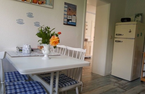 Schortens Apartment | Apartment 'An Der Nordsee' with Private Terrace, Shared Garden and Wi-Fi