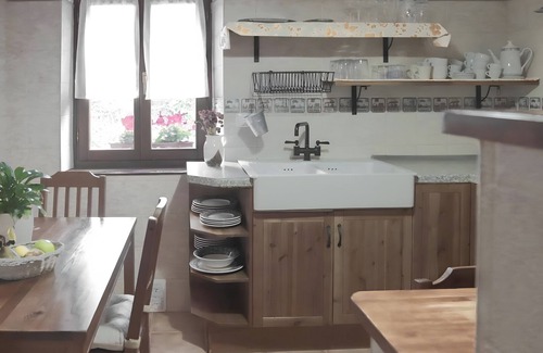 Deba Apartment | Apartment 'Andutz' with Mountain View, Private Garden and Wi-Fi