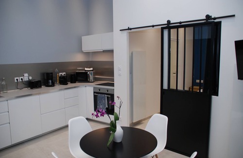 Montreuil-sur-Mer Apartment | Apartment-Apartment-Ensuite-No view-14