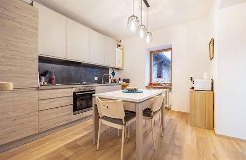 Tione di Trento Apartment | Apartment 'Appartamento Monti E Laghi' with Mountain View, Balcony and Wi-Fi