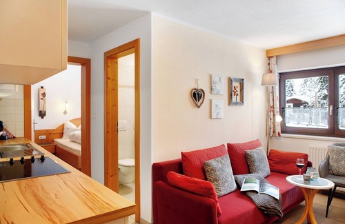 Weidach Apartment | Apartment "Arnika" with Mountain View, Shared Garden & Wi-Fi