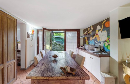 Vergiate Apartment | Apartment 'Arturo' with Mountain View, Wi-Fi and Air Conditioning