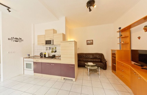 Vienna Apartment | Apartment No. 14 in Vienna near Schönbrunn/Westbahnhof | Keyless Check-In