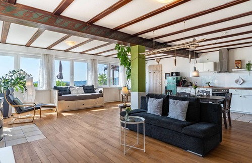 Seelbach Apartment | Apartment 'Augensteins Burgzimmer' with Private Terrace and Wi-Fi