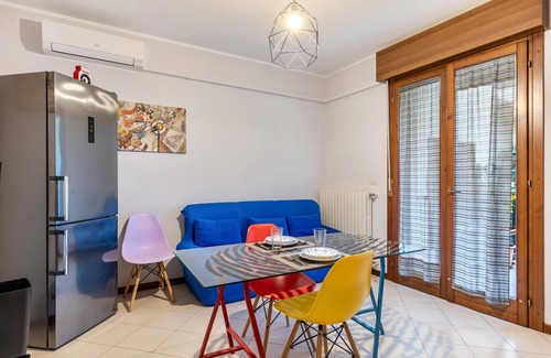 Valeggio sul Mincio Apartment | Apartment 'Bed Smile Valeggio' with Shared Terrace, Wi-Fi and Air Conditioning