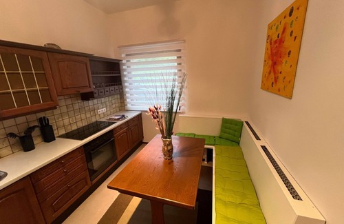 Baden Apartment | Apartment Badenblick - Almschlössl