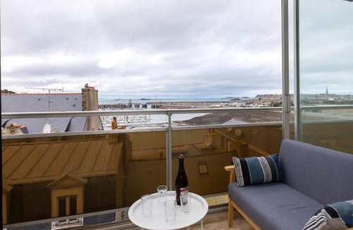Saint-Servan Apartment | Apartment Bas-Sablons by Interhome