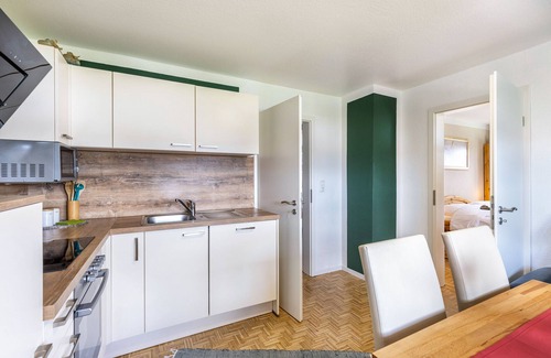 Hechingen Apartment | Apartment 'Baumelt' with Private Terrace, Shared Garden and Wi-Fi
