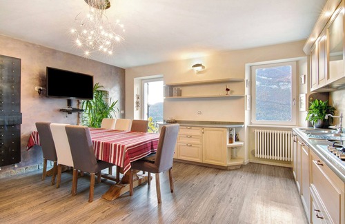 Naggio Apartment | Apartment 'Belcantone' with Lake View, Balcony and Wi-Fi