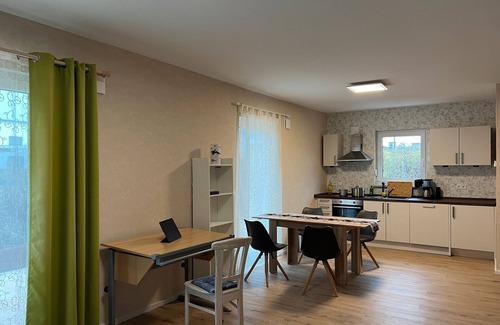 Rheinboellen Apartment | Apartment 'Big Feel Free Appartment' with Private Terrace, Private Garden and Wi-Fi