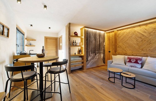 Aymavilles Apartment | Apartment 'Bilocale' with Mountain View, Balcony and Wi-Fi
