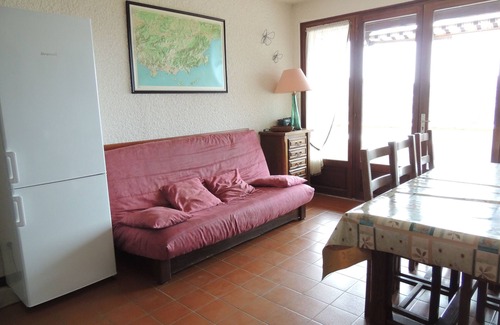 Bormes-Les-Mimosas Apartment | APARTMENT BORMES LES MIMOSAS-83 (sleeps 6)