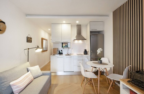 Gava Apartment | Apartment 'Bonito Apartamento En Gava Mar' with Private Terrace, Wi-Fi and Air Conditioning