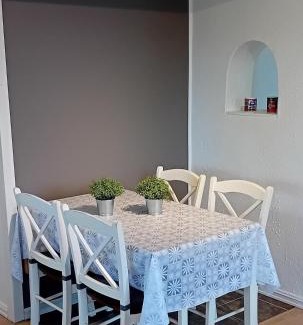Løfallstrand Apartment | Apartment by the fjord