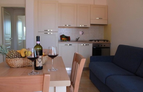 Puntone Apartment | Apartment by the sea with private outside space, Air Conditioning,Wi-Fi.B1p