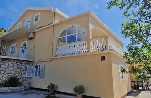 Baric Draga Apartment | Apartment by Velebit Canal near Paklenica